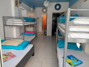 Ein Bett oder Betten in einem Zimmer der Unterkunft Acropolis views in Monastiraki square