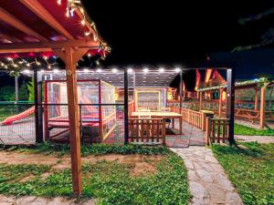 Herní místnost nebo prostor pro děti v ubytování Mcora Tatil Köyü + 58 fotografií