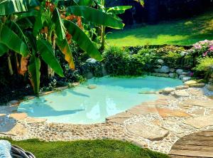 Πισίνα στο ή κοντά στο LITTLE VILLA ON GARDA LAKE Privacy&Atmosphere