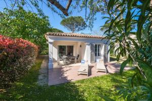 Vonkajšia záhrada v ubytovaní Villa Rêve de Plage proche St-Tropez