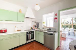 Η κουζίνα ή μικρή κουζίνα στο Casa Yucca Ponta Delgada