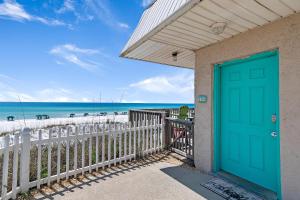 Afbeelding uit fotogalerij van Capri by the Gulf 108 - Beachy Keen Bungalow in Destin