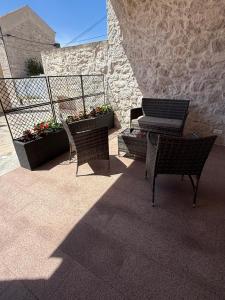 Ein Balkon oder eine Terrasse in der Unterkunft Apartment Batinica