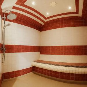 Koupelna v ubytování Hotel Piotr Spa&Wellness