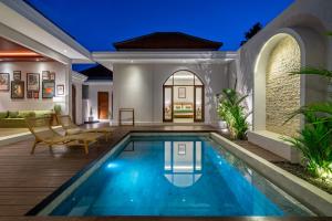 Bazén v ubytování Comfort, Space and Privacy for All - Ideal for Family Holidays nebo v jeho okolí