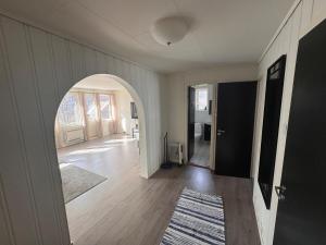 Katil atau katil-katil dalam bilik di Trolltunga Apt for up to 5 people with balcony +6 gambar