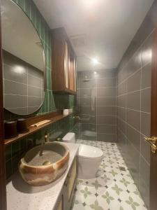 Ένα μπάνιο στο Maison Homestay Pho Bien 17, Ocean Park 3