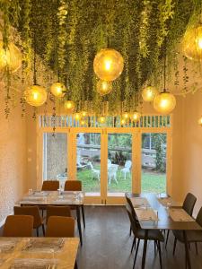 Restoran või mõni muu söögikoht majutusasutuses Avalong Resort by Malwatta