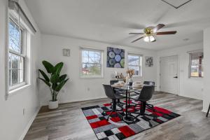 Imagen de la galería de Cosy house, home away from home, en Grove City