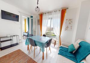 Χώρος καθιστικού στο Bateau - T2 proche de l'océan à Hossegor