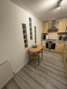 Kuchyň nebo kuchyňský kout v ubytování The Shore Edinburgh 2 Bedroom Apartment