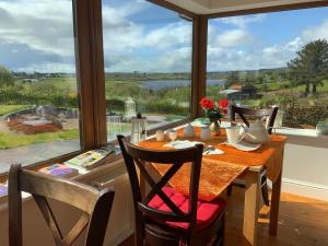 Foto dalla galleria di Lake View Doubleroom en Suite a Castlebar