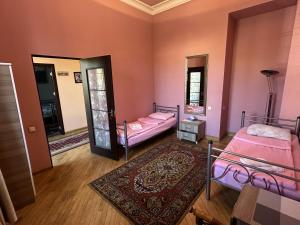 Letto o letti in una camera di Bridge House Yerevan Armenia