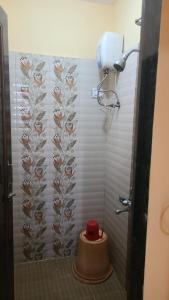 Un baño de SunRay Serviced Apartment -Navi Mumbai International Airport