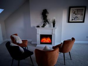 Зображення з фотогалереї помешкання Lake View Doubleroom en Suite у місті Каслбар