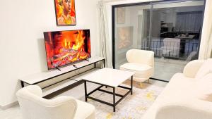 Χώρος καθιστικού στο Luxury 2 Bedroom 2 Bathroom Apartment In Boksburg