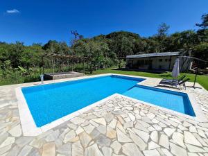 Gambar di galeri bagi Chácara aconchegante com piscina e lazer LT0061 di Juquitiba