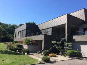 Magnifique Studio dans Villa Contemporaine au Calme avec Piscine & Parking Privé à Beaumont les Valence & Montéléger外面的花园
