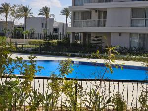 Bazén v ubytování Marassi marina west nebo v jeho okolí