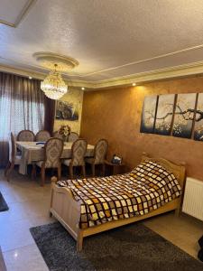Postelja oz. postelje v sobi nastanitve Alouts room