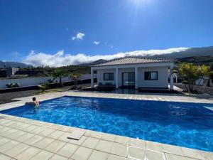 Бассейн в Atlantic Sunset - private pool, adults only или поблизости