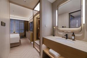 Ένα μπάνιο στο Crystal Orange Shanghai Lujiazui Financial Center Hotel +37 φωτογραφίες