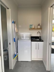 Φωτογραφία από το άλμπουμ του Modern & Comfy 2-Bedroom House σε Newstead