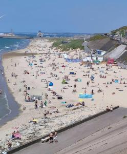 Afbeelding uit fotogalerij van CAMPING DU PHARE d OPALE MOBILE HOME J10 in Le Portel