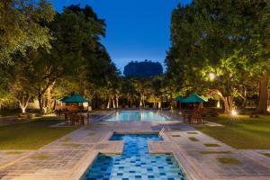 Bazen v nastanitvi oz. blizu nastanitve Hotel Sigiriya