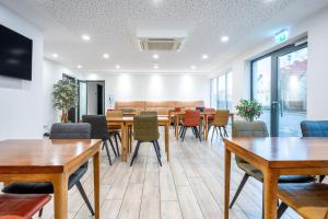 TV a/nebo společenská místnost v ubytování B&S Hotel