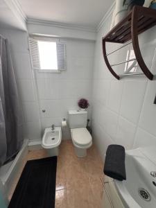 Koupelna v ubytování Lindo y acogedor Apartamento Grao Playa Gandia piso 5to sin ascensor