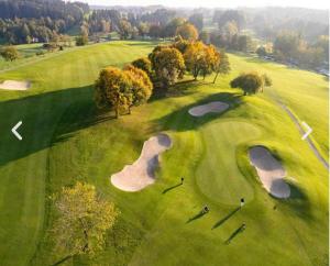 Golf v apartmánu nebo okolí