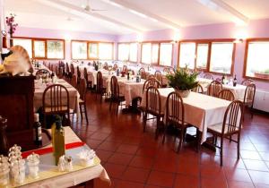 Restaurace v ubytování Albergo Rossella