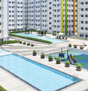 Πισίνα στο ή κοντά στο Mplace residence condominium