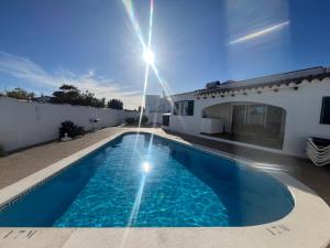 The swimming pool at or close to Villa Coral