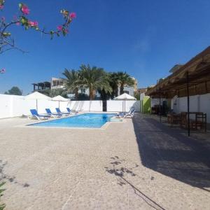 Bazén v ubytování El Fayrouz Hotel nebo v jeho okolí