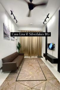 TV a/nebo společenská místnost v ubytování Casa Lisa private pool at Silverlakes Batu Gajah #guestmuslim + 24 fotografií