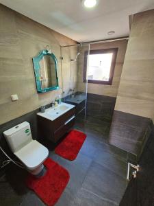 Phòng tắm tại Elegant accommodation Taghazout Bay Tawenza Square