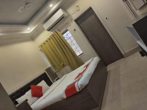 Postel nebo postele na pokoji v ubytování New Digha Royal SeaView