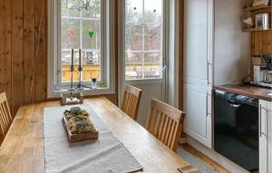 Η κουζίνα ή μικρή κουζίνα στο Beautiful Home In Bjorli With Wifi