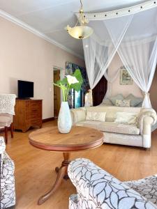 TV a/nebo společenská místnost v ubytování Patches Place