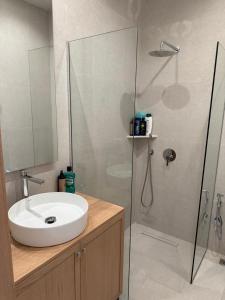 Ένα μπάνιο στο Solea Apartment