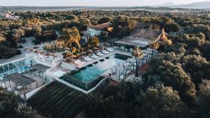 The swimming pool at or close to Finca Hotel Rural Es Turó