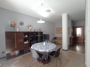 A seating area at La casa sul mare-Savona