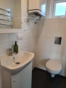 Vannituba majutusasutuses Búhóll 1 Guesthouse