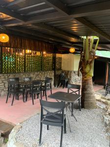 Restaurace v ubytování Boquete Firefly Inn