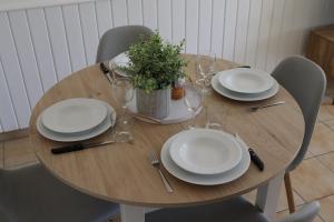 Fotografie z fotogalerie ubytování Au cœur de Neuville Appartement 4 pers RDC v destinaci Neuville-les-Dames