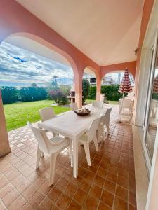 Κήπος έξω από το Garden retreat by the sea on Albarella