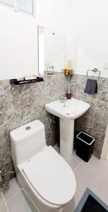 Ένα μπάνιο στο Bougainvillea guesthouse