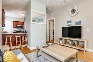 Una cocina o cocineta en Providence Apartment 1 Mi to Brown University
